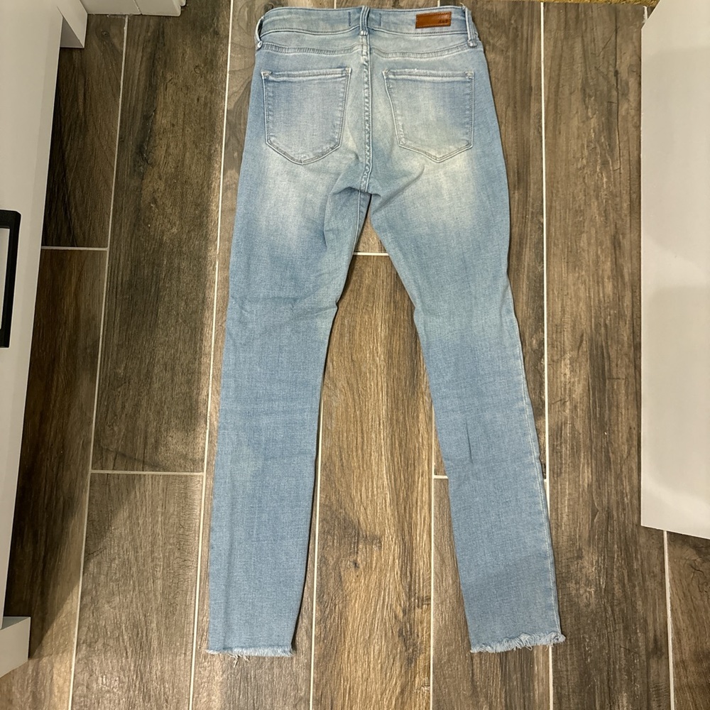 Abercrombie & Fitch cropped skinny jeans with ripped knees - Picture 6 of 7